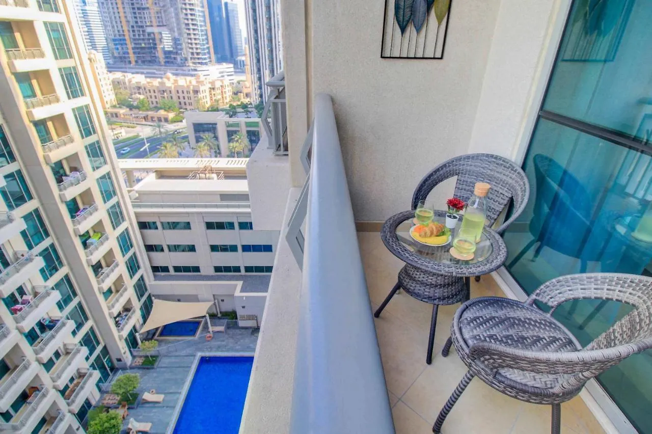 Durrani Homes - Luxurious Studio near Dubai Mall with pool view